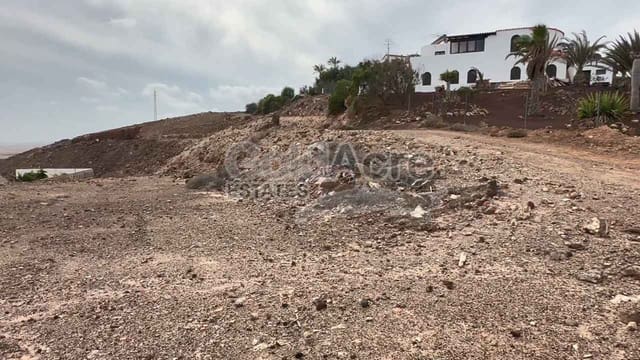 Grunde uden byggetilladelser til salg i Parque Holandés, La Oliva - € 185.000 (Ref: 8574059)