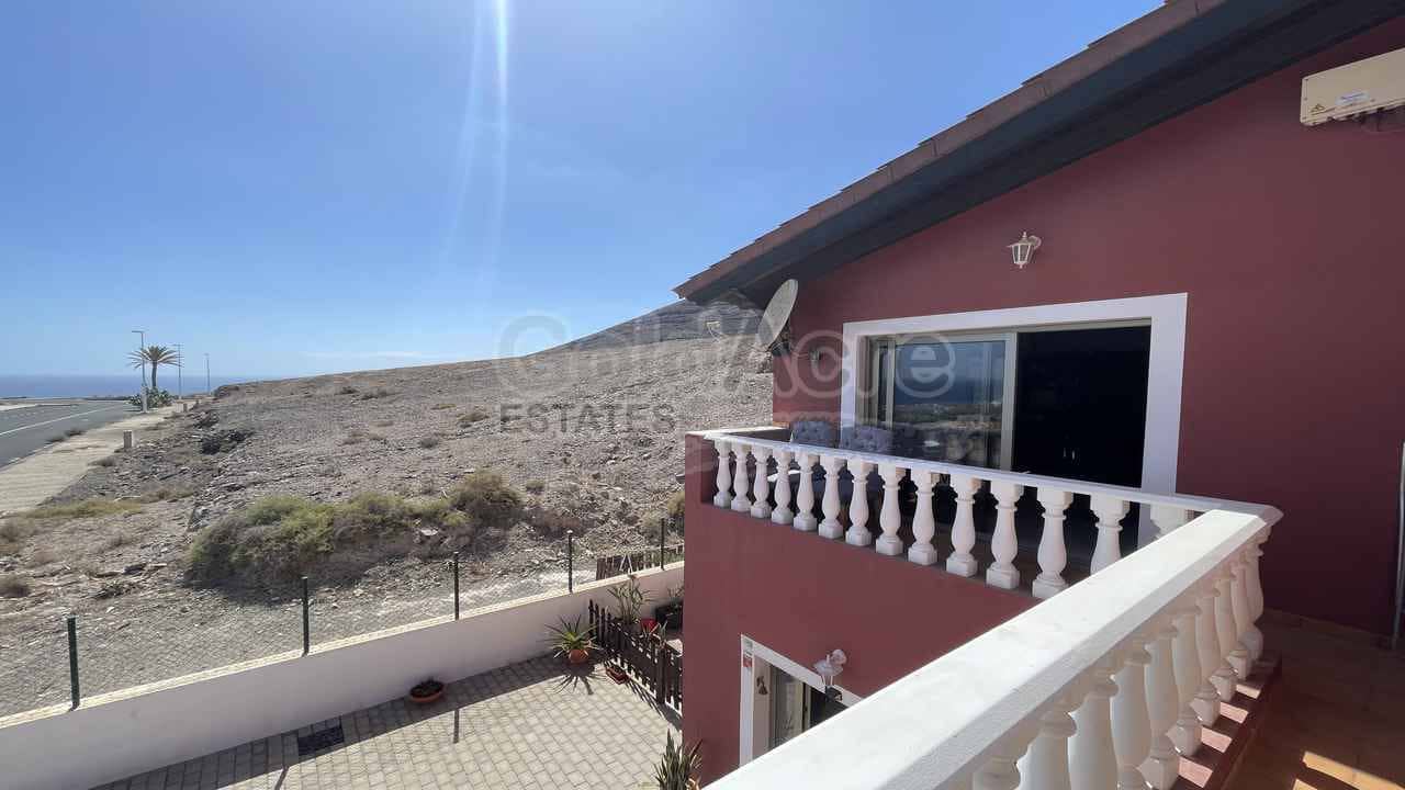 4 soveværelse Villa til salg i Gran Tarajal med swimmingpool - € 450.000 (Ref: 8640626)