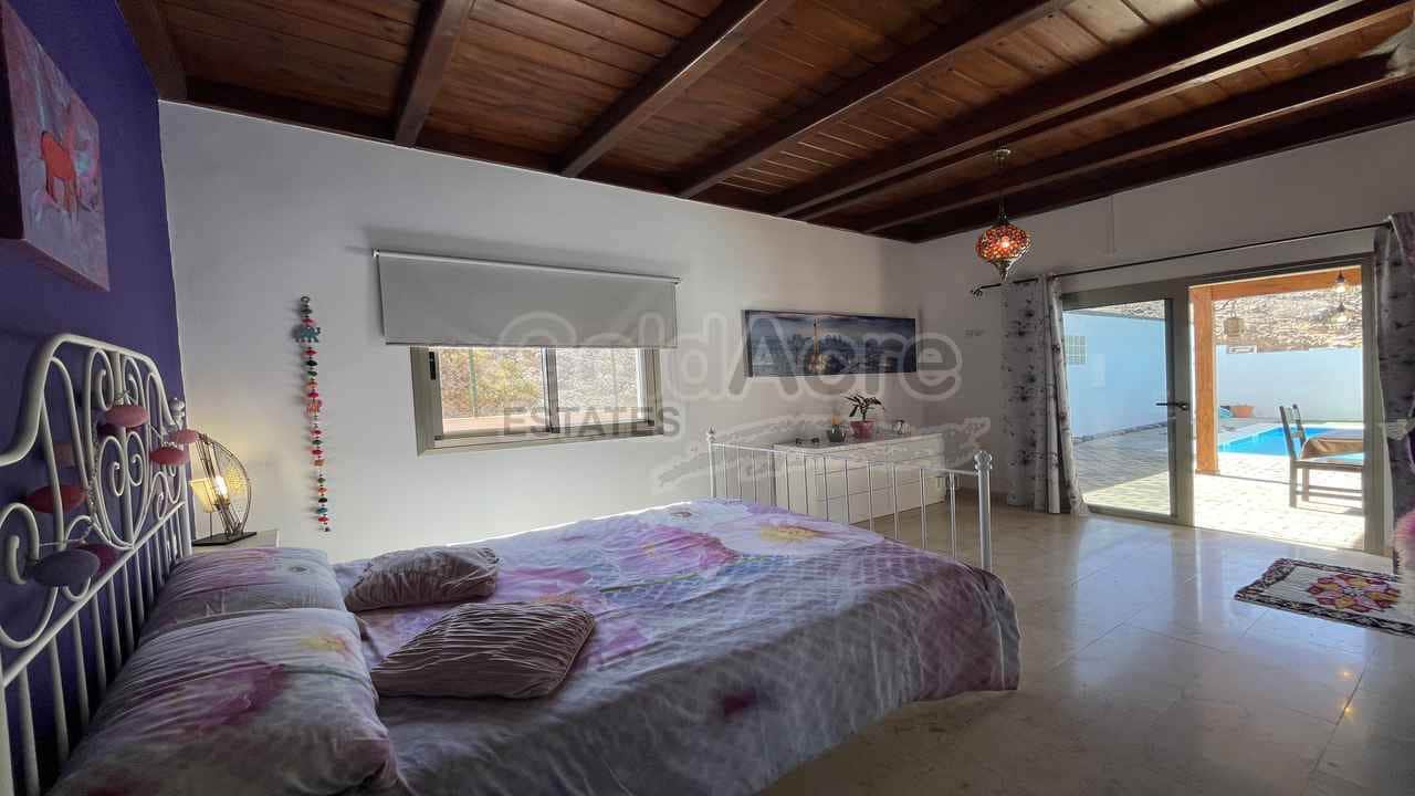 4 soveværelse Villa til salg i Gran Tarajal med swimmingpool - € 450.000 (Ref: 8640626)