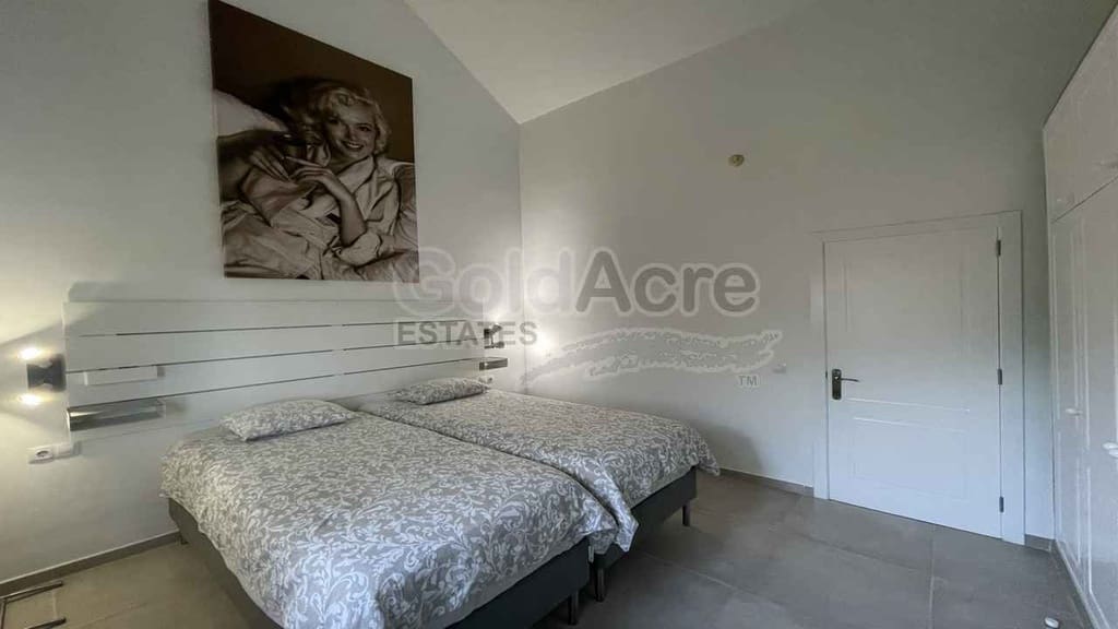1 bedroom Apartment for sale in Corralejo with pool - € 210,000 (Ref: 8669893)