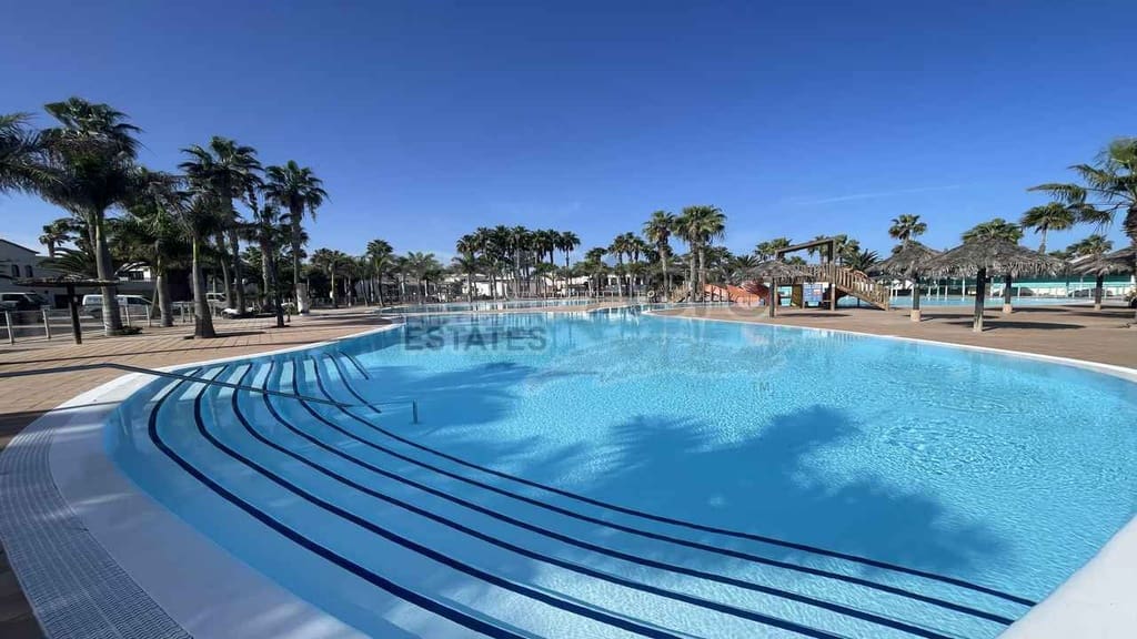 1 soverom Leilighet til salgs i Corralejo med svømmebasseng - € 195 000 (Ref: 8671557)