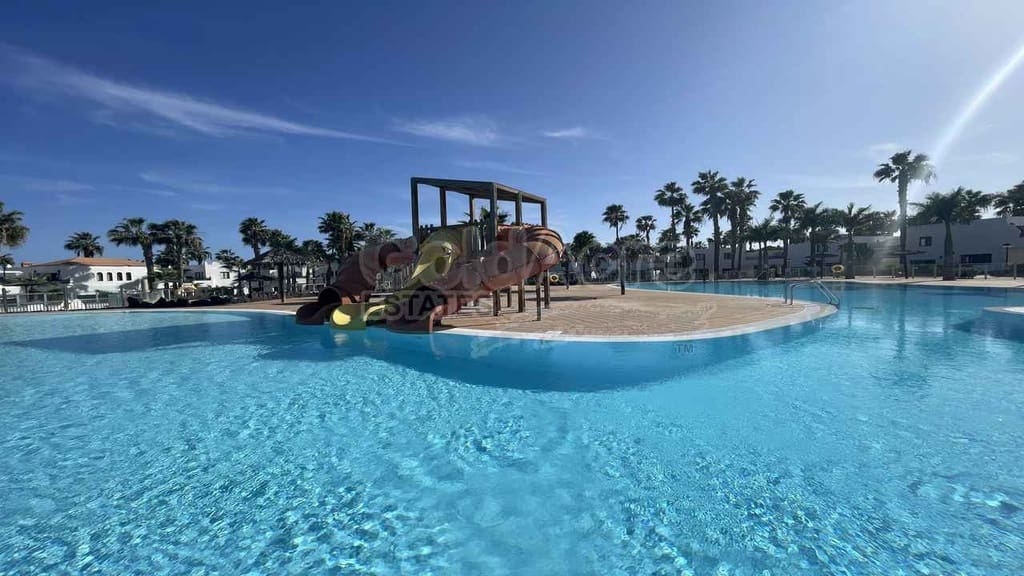 1 soveværelse Lejlighed til salg i Corralejo med swimmingpool garage - € 185.000 (Ref: 8671557)