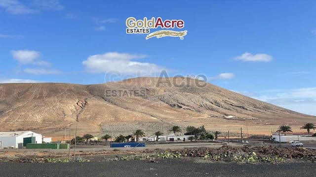 Teren niezagospodarowany na sprzedaż w Villaverde, La Oliva - 536 000 € (Ref: 8712444)