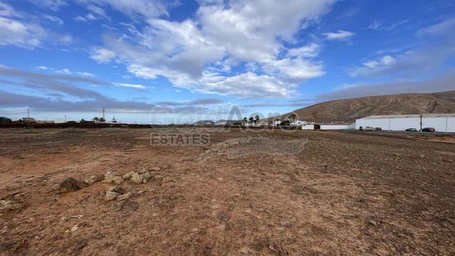 Undeveloped Land for sale in Villaverde, La Oliva - € 739,000 (Ref: 8715209)