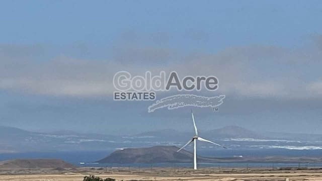 Grunde uden byggetilladelser til salg i Villaverde, La Oliva - € 295.000 (Ref: 8772986)