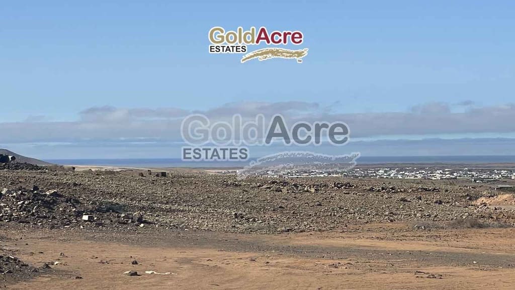 Ubebygd land til salgs i Villaverde - € 295 000 (Ref: 8772986)