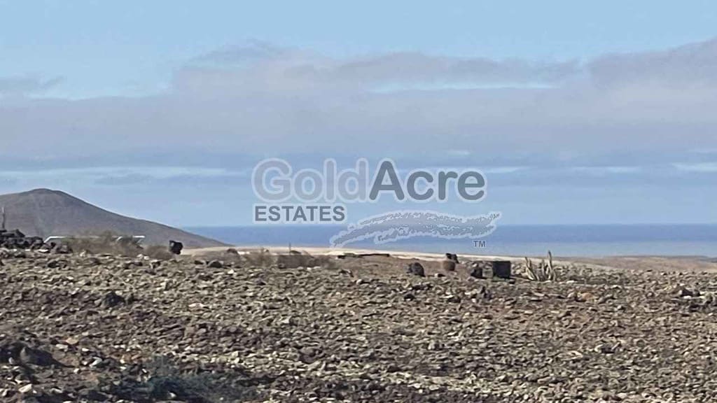 Ubebygd land til salgs i Villaverde - € 295 000 (Ref: 8772986)