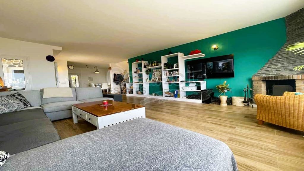 4 bedroom Villa for sale in El Time with pool garage - € 495,000 (Ref: 8796962)