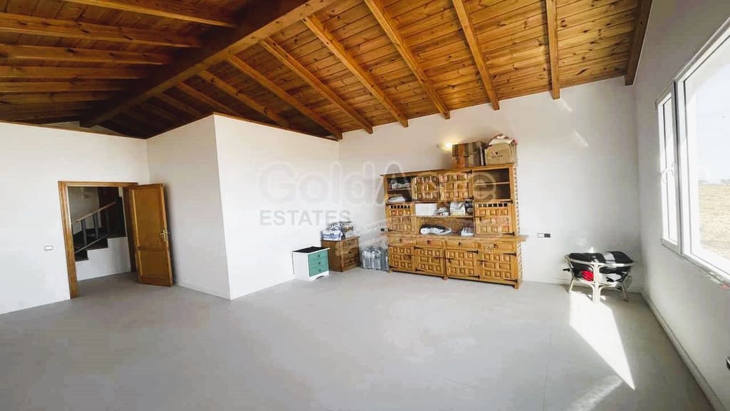 4 bedroom Villa for sale in El Time with pool garage - € 495,000 (Ref: 8796962)