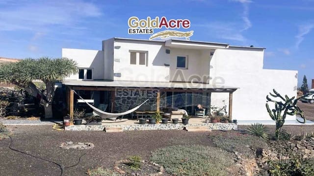 4 slaapkamer Villa te koop in El Time, Puerto del Rosario met zwembad garage - € 495.000 (Ref: 8796962)