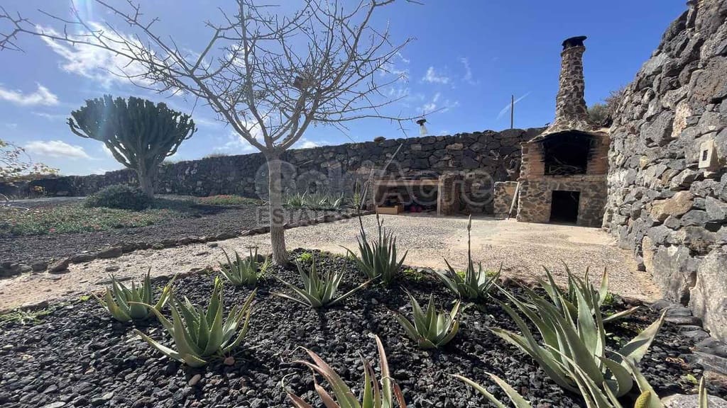4 bedroom Villa for sale in El Time with pool garage - € 495,000 (Ref: 8796962)