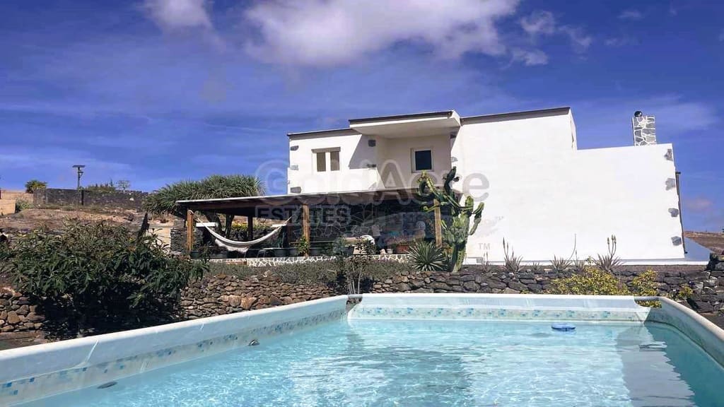 4 bedroom Villa for sale in El Time with pool garage - € 495,000 (Ref: 8796962)