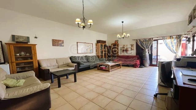 2 soveværelse Villa til salg i La Oliva med swimmingpool - € 250.000 (Ref: 8815335)