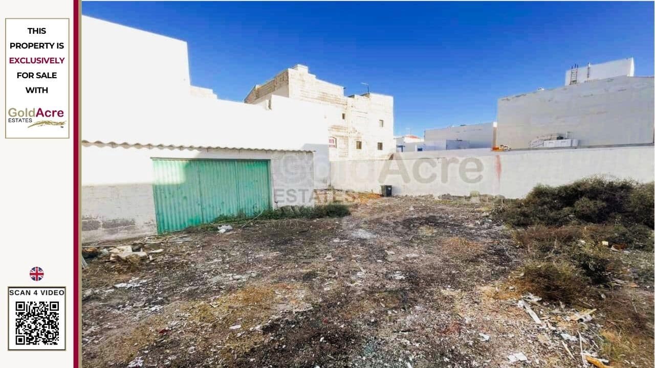 Grunde uden byggetilladelser til salg i Corralejo - € 240.000 (Ref: 8887368)