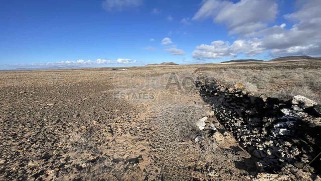 Grond te koop in Majanicho, La Oliva - € 50.000 (Ref: 8887369)