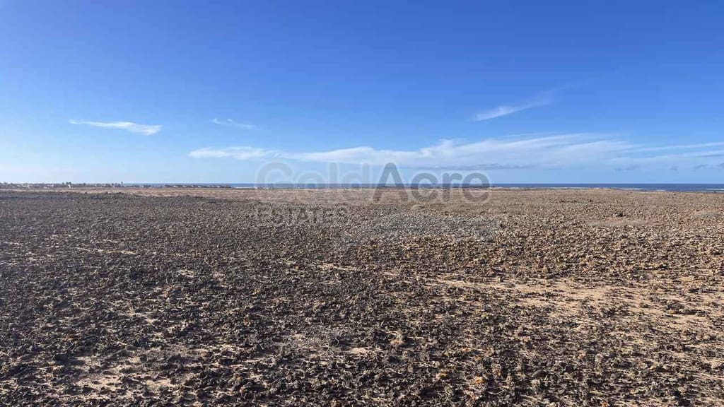 Grunde uden byggetilladelser til salg i Majanicho - € 50.000 (Ref: 8887369)