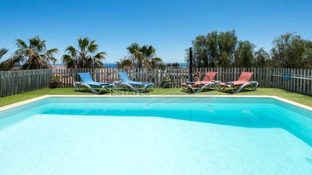 4 soveværelse Villa til salg i Parque Holandés, La Oliva med swimmingpool - € 950.000 (Ref: 8889072)