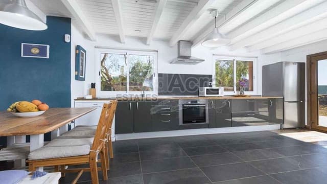 4 Zimmer Villa zu verkaufen in Parque Holandés, La Oliva mit Pool - 950.000 € (Ref: 8889072)