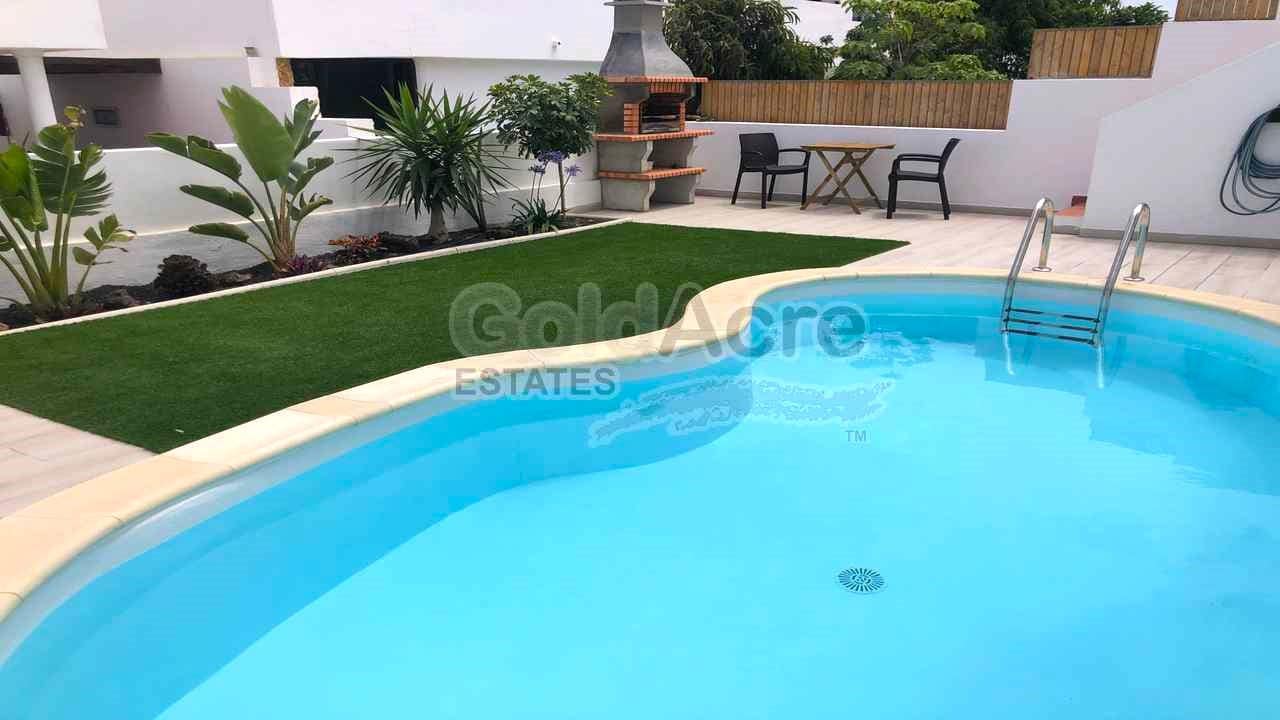 2 soveværelse Villa til salg i Corralejo med swimmingpool - € 579.000 (Ref: 8925962)
