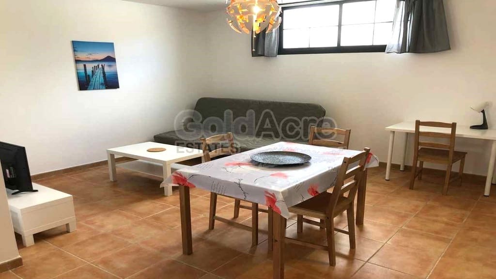 2 bedroom Villa for sale in Corralejo with pool garage - € 565,000 (Ref: 8925962)