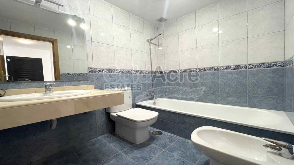 2 bedroom Villa for sale in Corralejo with pool - € 450,000 (Ref: 8929758)