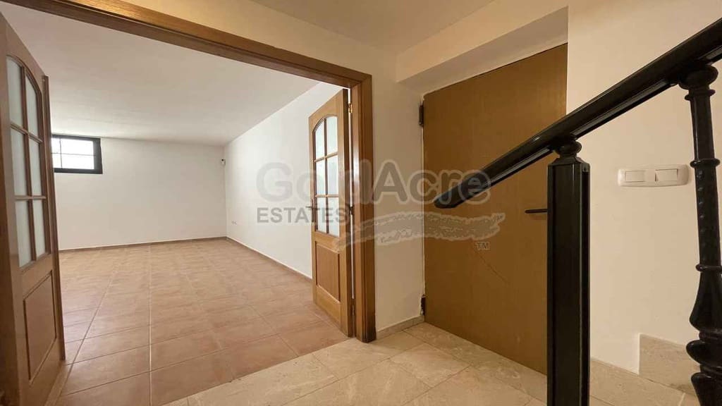 2 sypialnia Willa na sprzedaż w Corralejo z basenem - 450 000 € (Ref: 8929758)