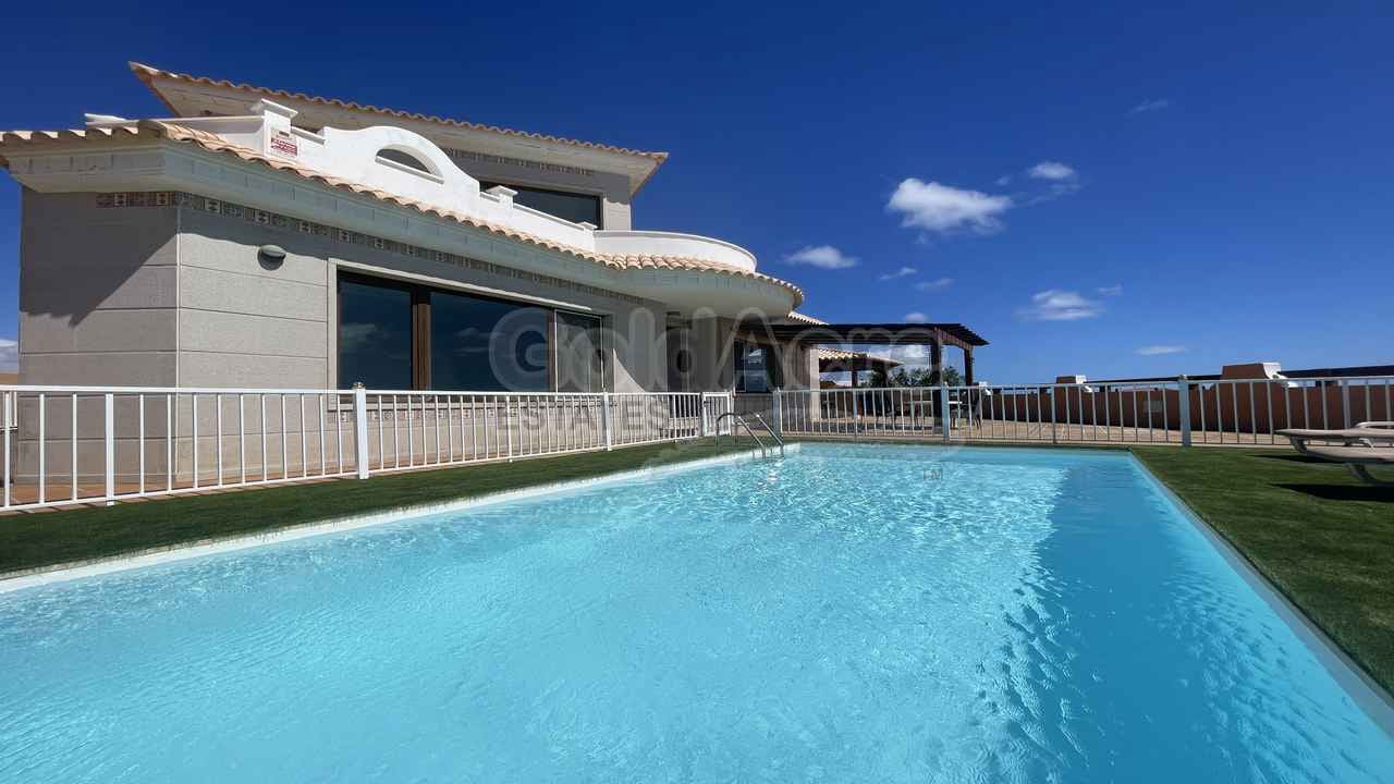3 slaapkamer Villa te koop in Antigua - € 1.250.000 (Ref: 8951271)