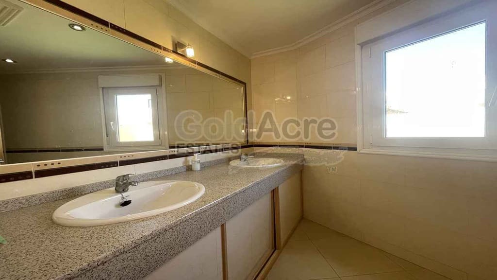 3 sypialnia Willa na sprzedaż w Antigua z basenem garażem - 1 050 000 € (Ref: 8951271)