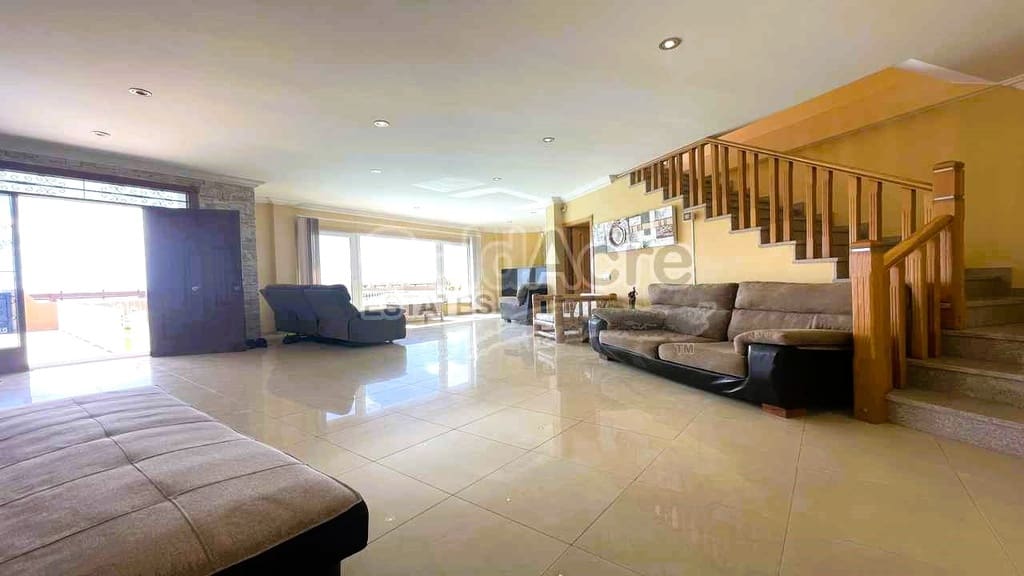 3 sypialnia Willa na sprzedaż w Antigua z basenem garażem - 1 050 000 € (Ref: 8951271)