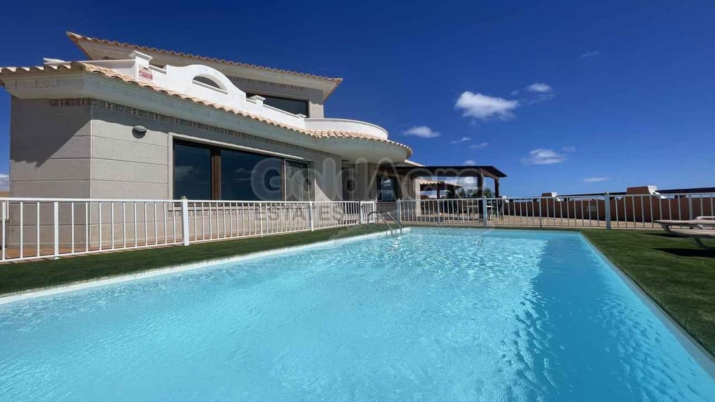 3 sypialnia Willa na sprzedaż w Antigua z basenem garażem - 1 050 000 € (Ref: 8951271)