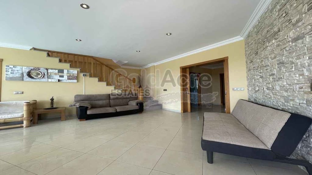 3 sypialnia Willa na sprzedaż w Antigua z basenem garażem - 1 050 000 € (Ref: 8951271)