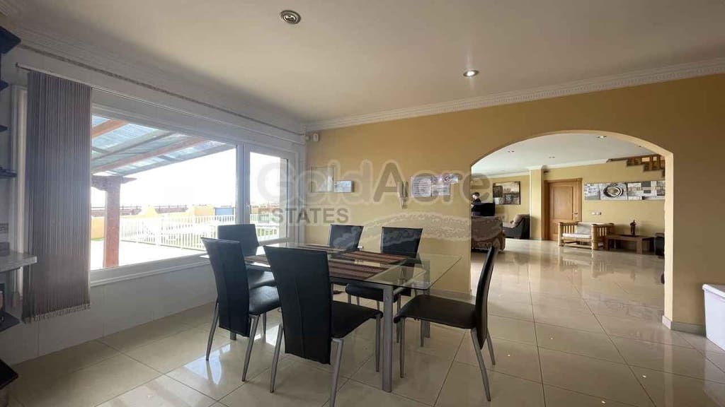 3 sypialnia Willa na sprzedaż w Antigua z basenem garażem - 1 050 000 € (Ref: 8951271)
