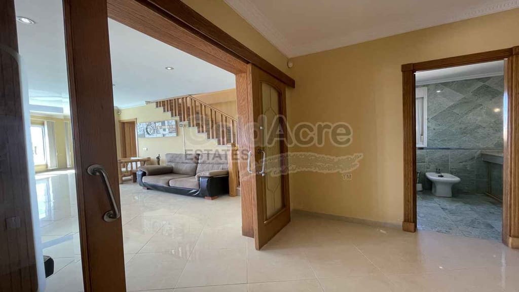 3 sypialnia Willa na sprzedaż w Antigua z basenem garażem - 1 050 000 € (Ref: 8951271)