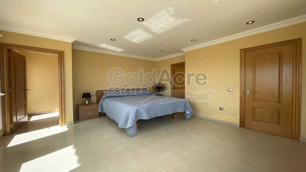 3 sypialnia Willa na sprzedaż w Antigua z basenem garażem - 1 050 000 € (Ref: 8951271)