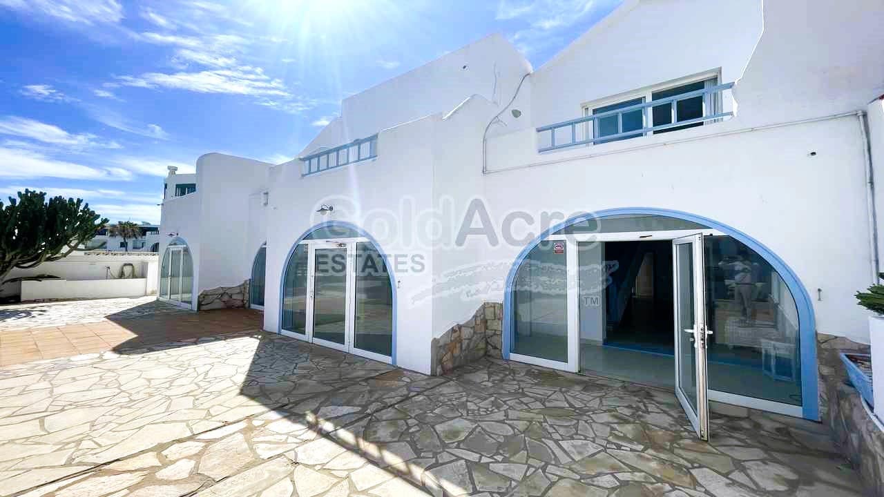 8 soveværelse Villa til salg i Corralejo - € 2.450.000 (Ref: 9050586)