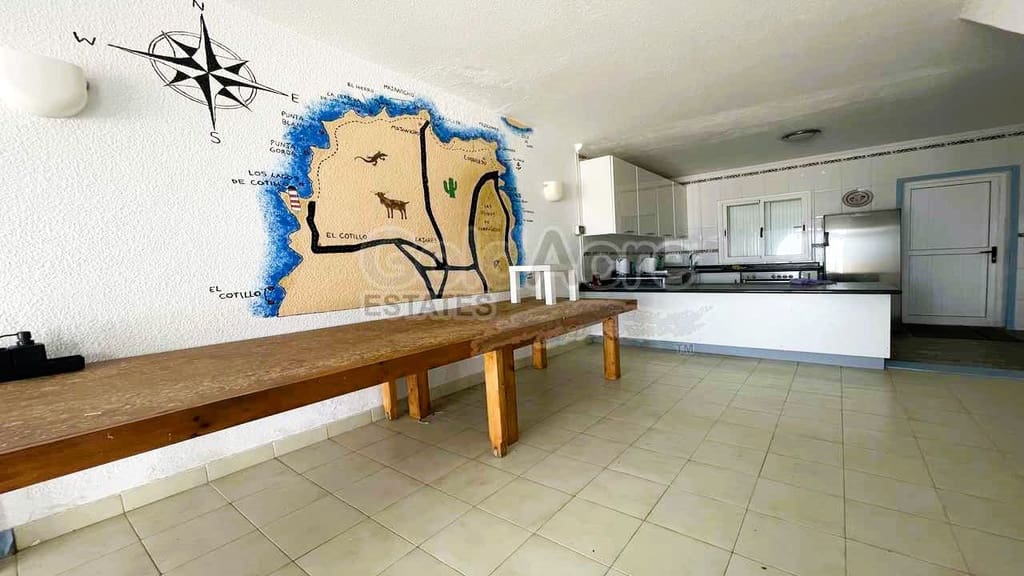 8 soveværelse Villa til salg i Corralejo - € 2.450.000 (Ref: 9050586)