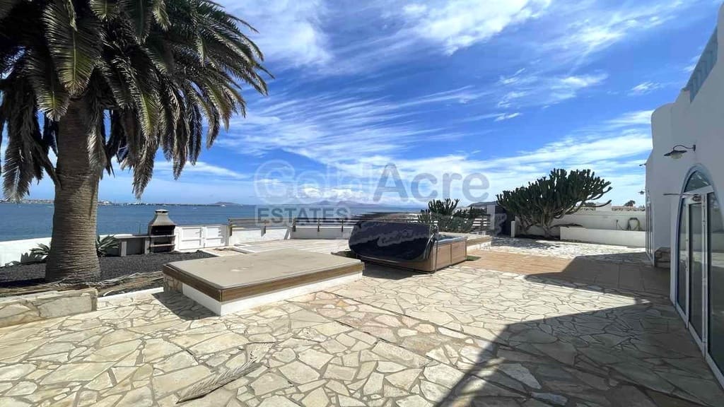 8 soveværelse Villa til salg i Corralejo - € 2.450.000 (Ref: 9050586)
