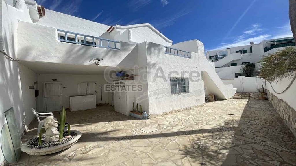 8 soverom Villa til salgs i Corralejo - € 2 450 000 (Ref: 9050586)
