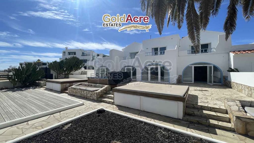 8 soverom Villa til salgs i Corralejo - € 2 450 000 (Ref: 9050586)