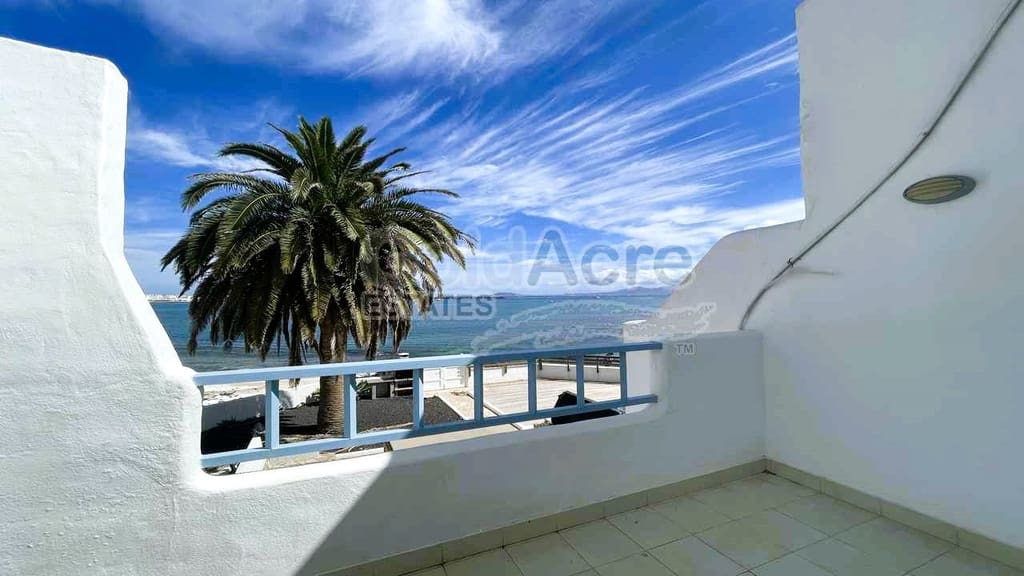 8 bedroom Villa for sale in Corralejo - € 2,450,000 (Ref: 9050586)
