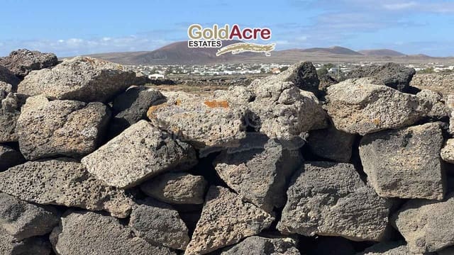 Undeveloped Land for sale in Lajares, La Oliva - € 316,000 (Ref: 9050601)