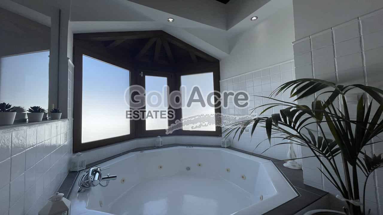 4 soveværelse Villa til salg i Corralejo med swimmingpool - € 989.000 (Ref: 9050835)