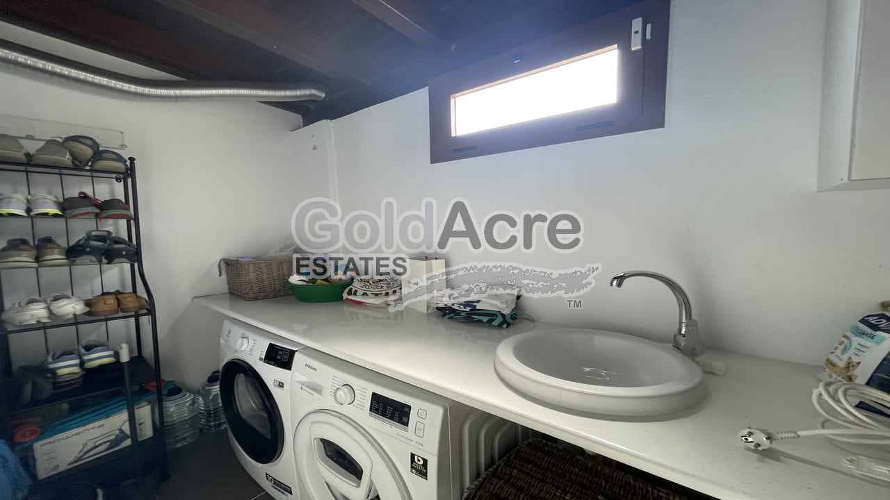 4 soveværelse Villa til salg i Corralejo med swimmingpool - € 989.000 (Ref: 9050835)