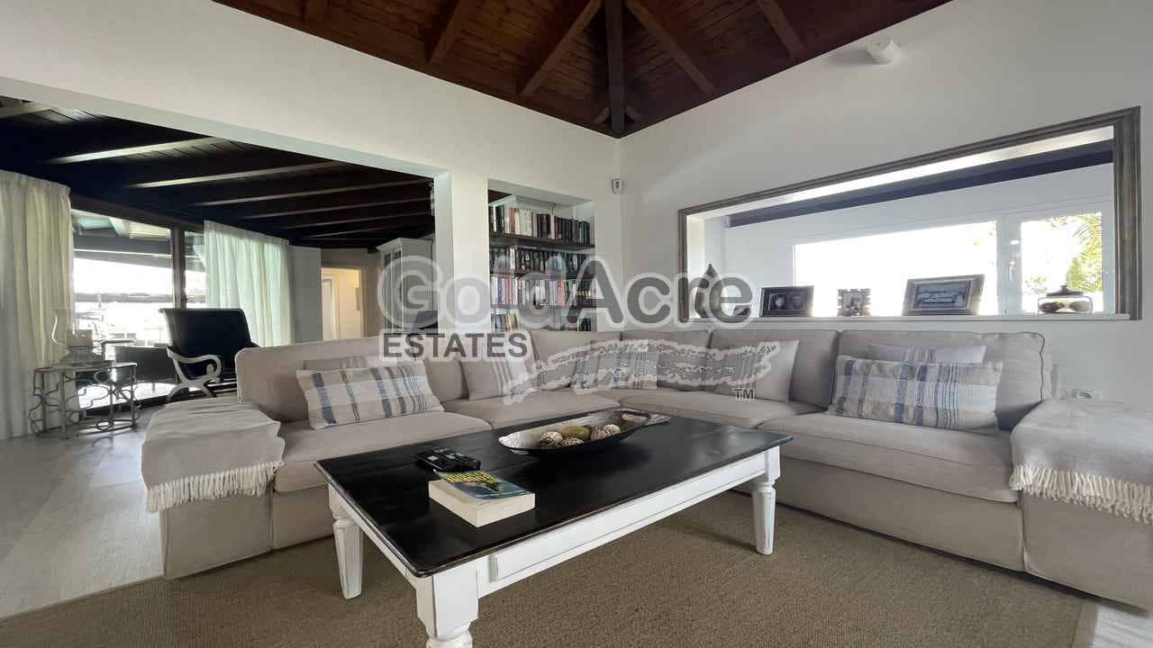 4 soveværelse Villa til salg i Corralejo med swimmingpool - € 989.000 (Ref: 9050835)