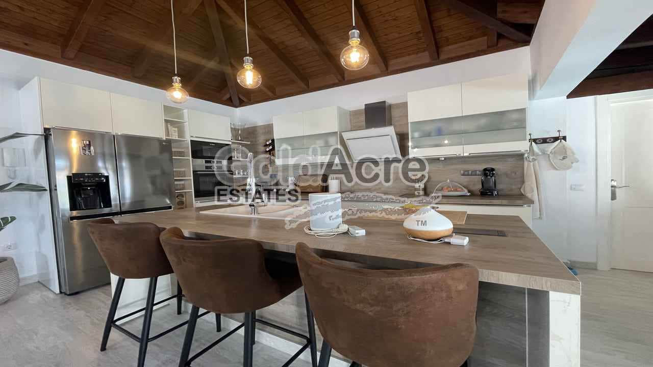 4 soveværelse Villa til salg i Corralejo med swimmingpool - € 989.000 (Ref: 9050835)