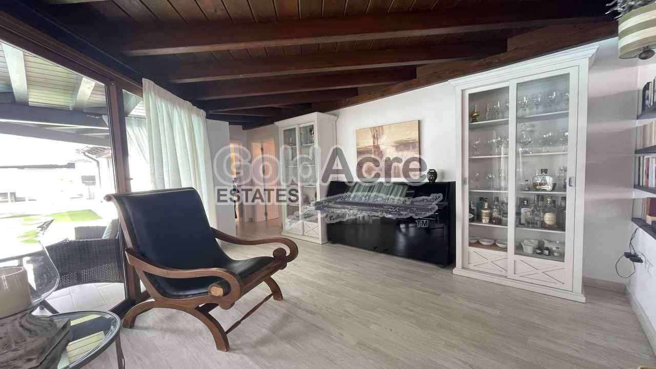 4 soveværelse Villa til salg i Corralejo med swimmingpool - € 989.000 (Ref: 9050835)