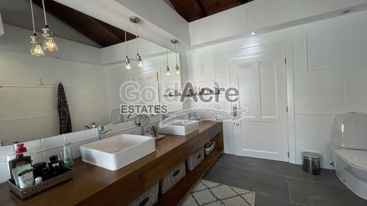 4 soveværelse Villa til salg i Corralejo med swimmingpool - € 989.000 (Ref: 9050835)