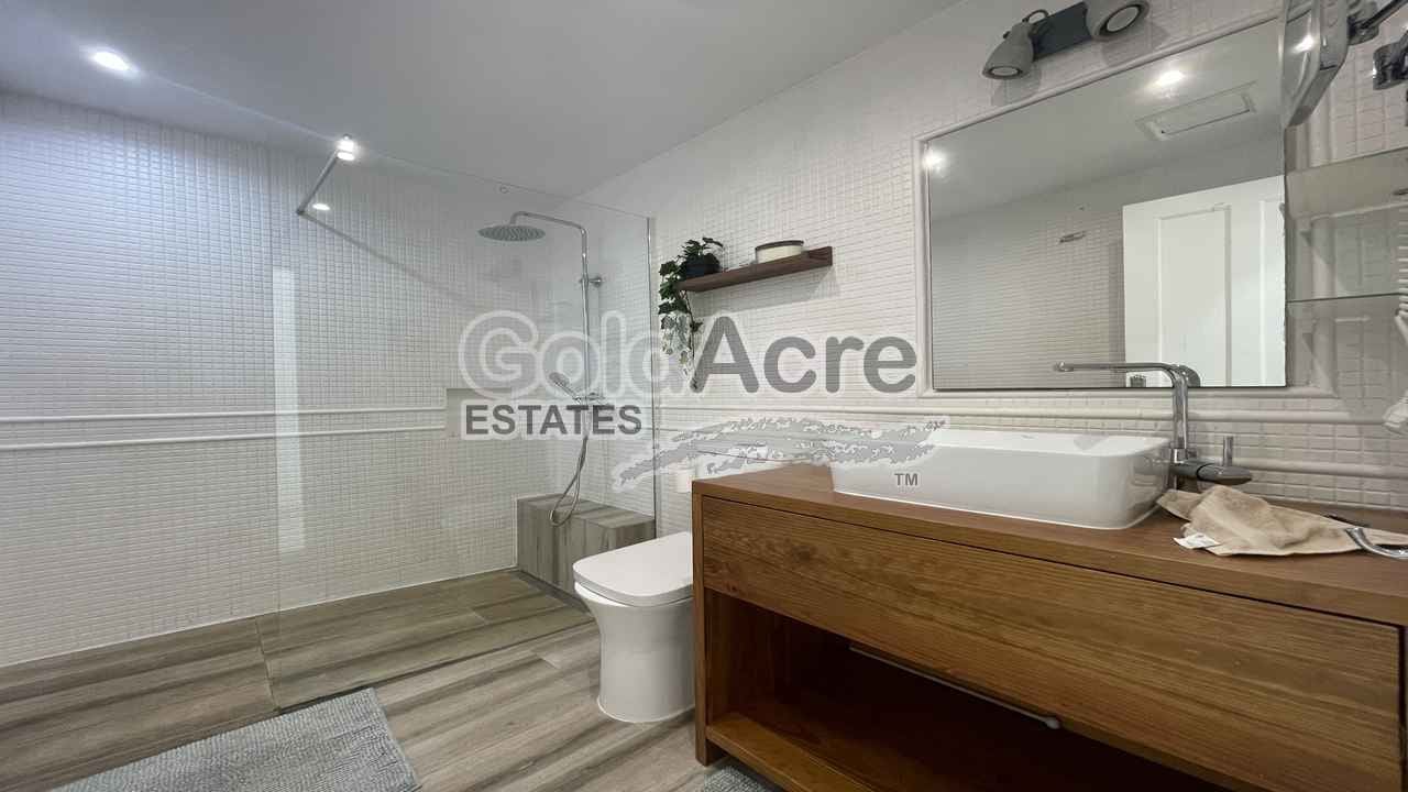 4 soveværelse Villa til salg i Corralejo med swimmingpool - € 989.000 (Ref: 9050835)