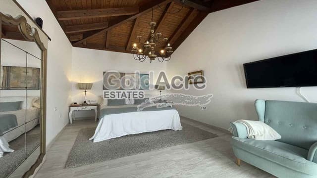 4 Zimmer Villa zu verkaufen in Corralejo, La Oliva mit Pool - 895.000 € (Ref: 9050835)