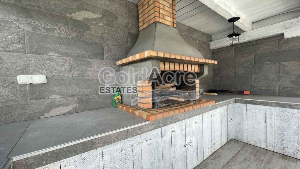 4 bedroom Villa for sale in Corralejo with pool - € 895,000 (Ref: 9050835)